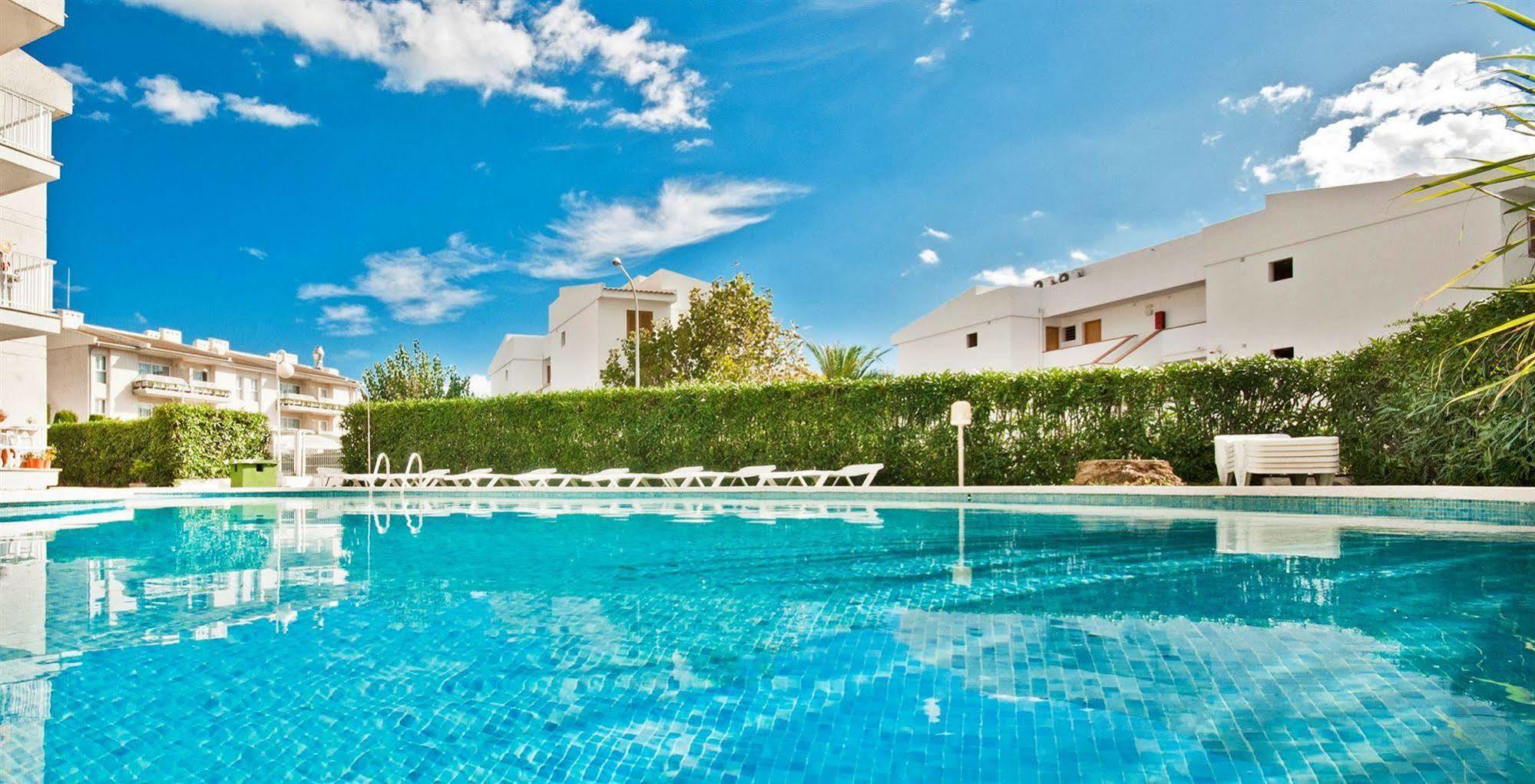 Llevant Apartments Puerto Pollensa Exterior foto